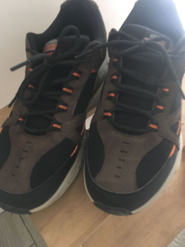 Ténis montanha Skechers Relaced Fit