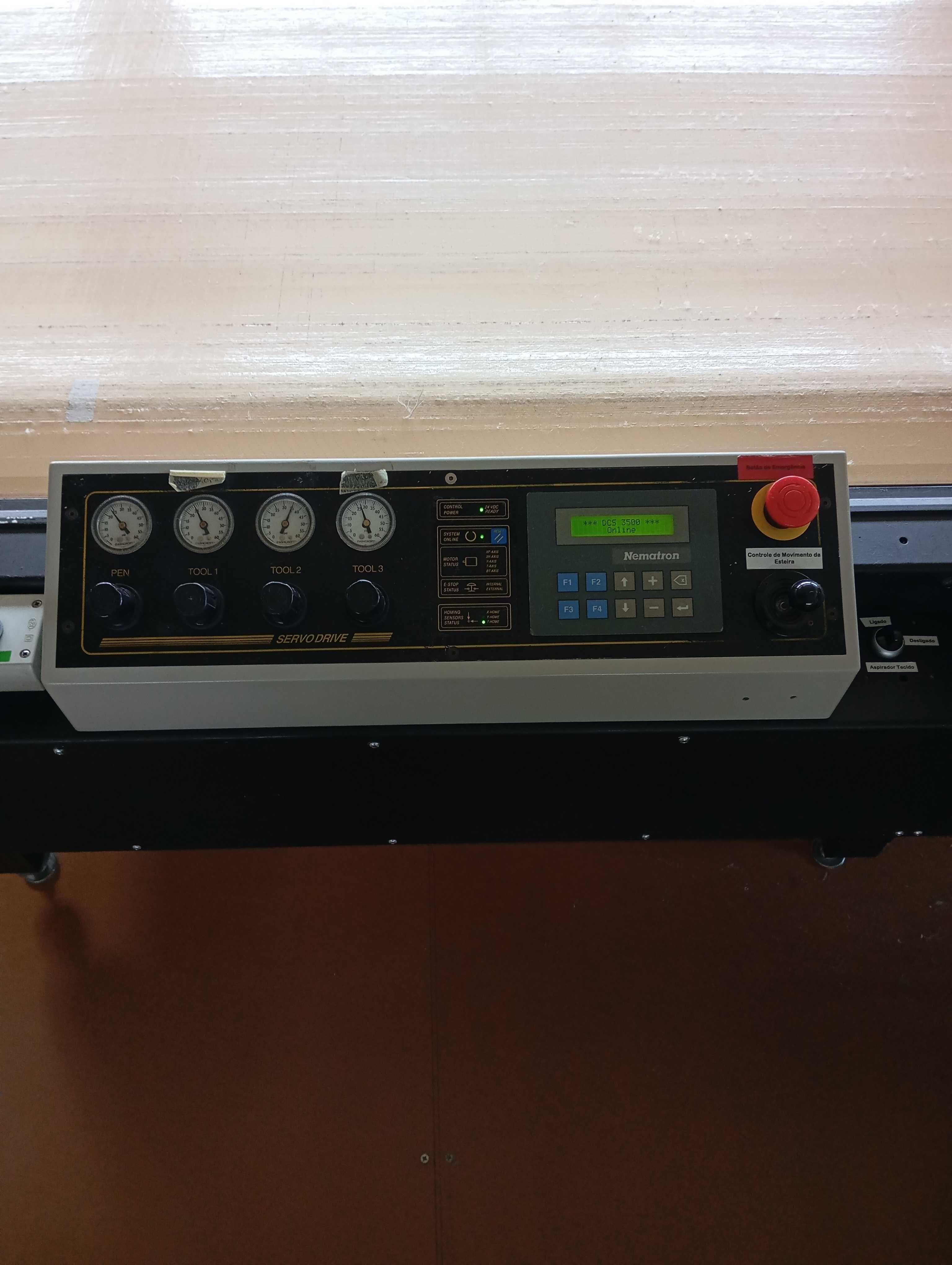 Máquina de Corte Automático Gerber DCS3500 – Usada, em bom estado