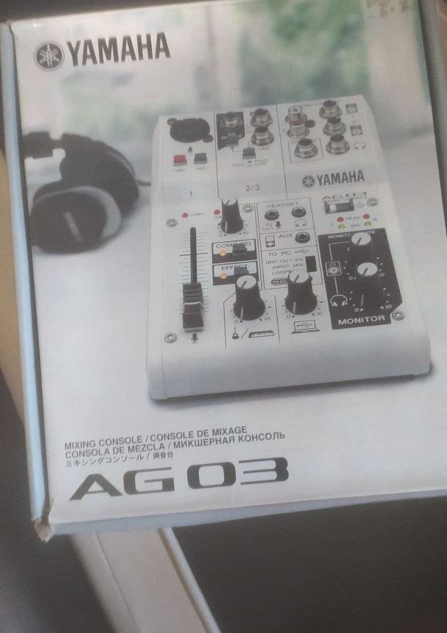 Микшерный пульт удиоинтерфейс звуковая карта Yamaha AG03