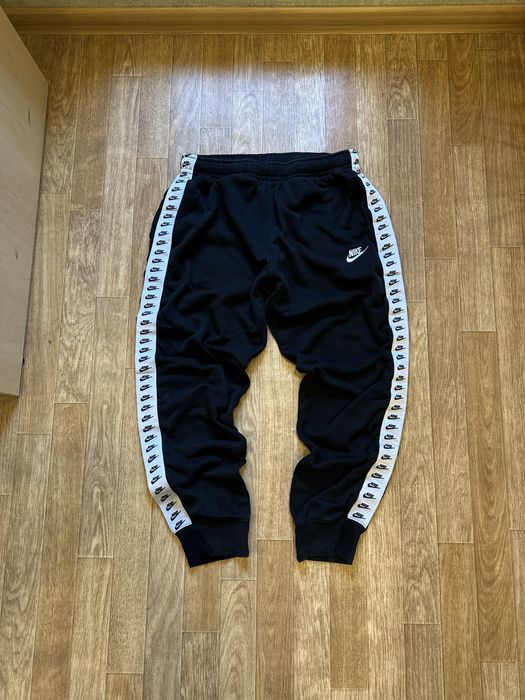 Штани Nike на лампасах М