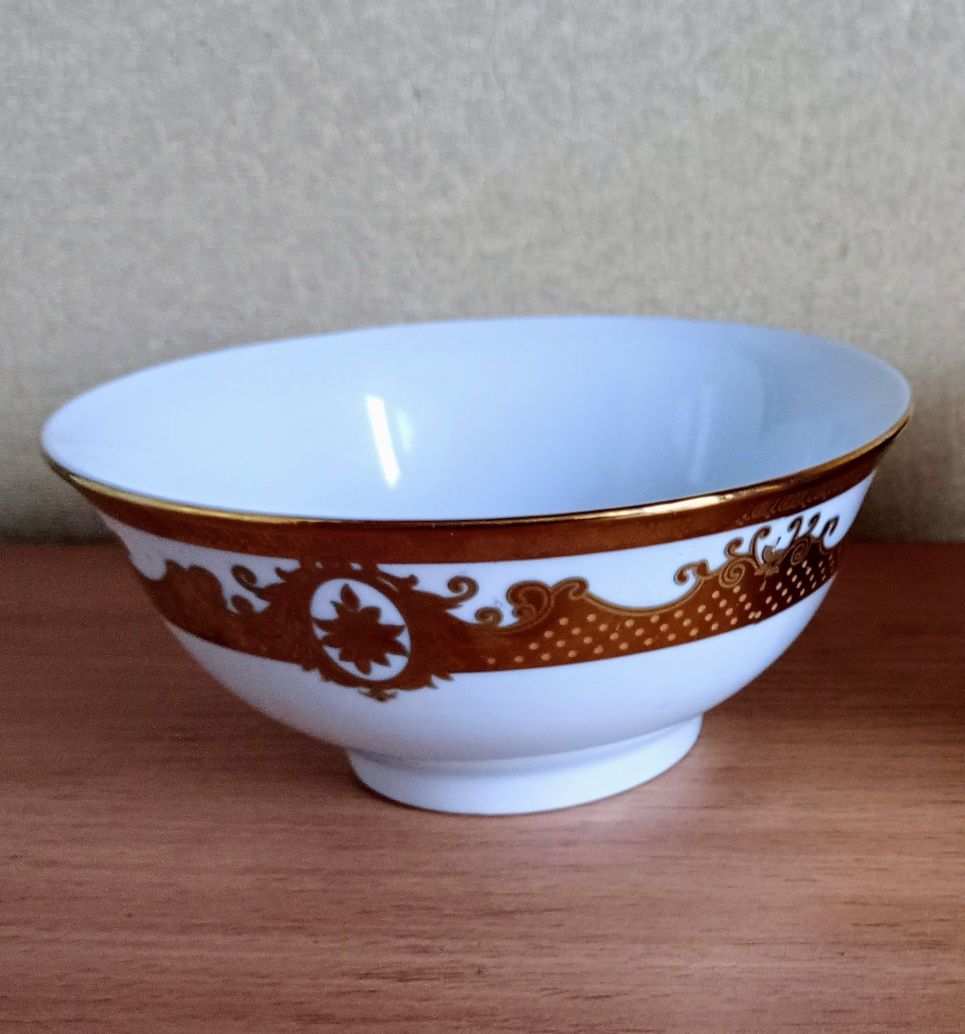 Два порцелянові набори by N.M Design Japan з 6 предметів, по 1100 грн.