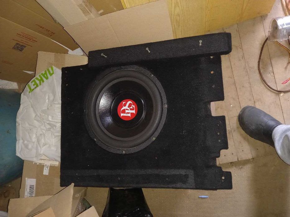 сабвуфер DLS bm 212 стояв на Пассат б5 седан