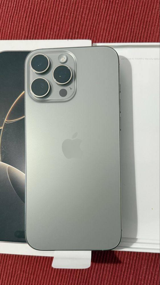 iPhone 16 pro max 256GB  Natural Titanium Novo .