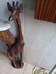 Girafa ornamental de madeira