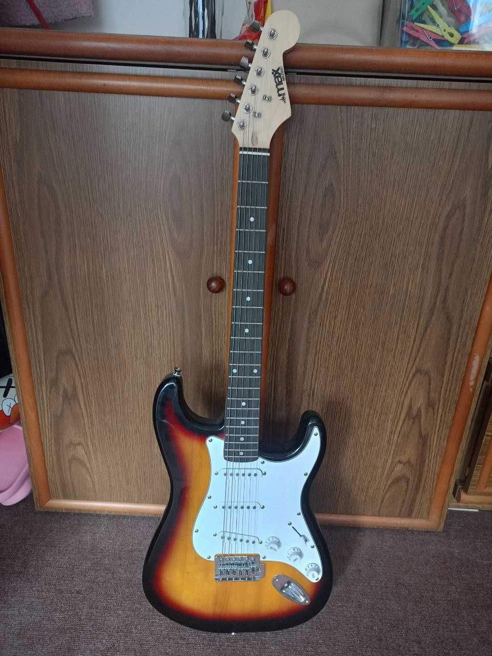Elektro gitara MAX Music Stratocaster