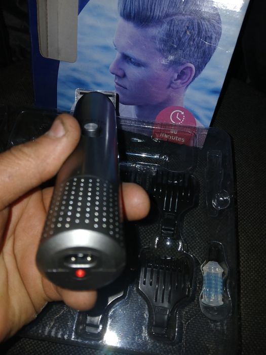 Новая машинка для стрижки в упаковке Magio в комплекте с насадками