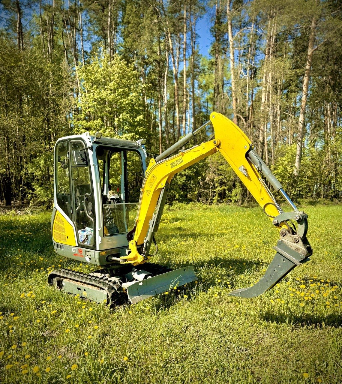 Łyżka do kopania pod światłowody do minikoparki Yanmar Wacker Kubota