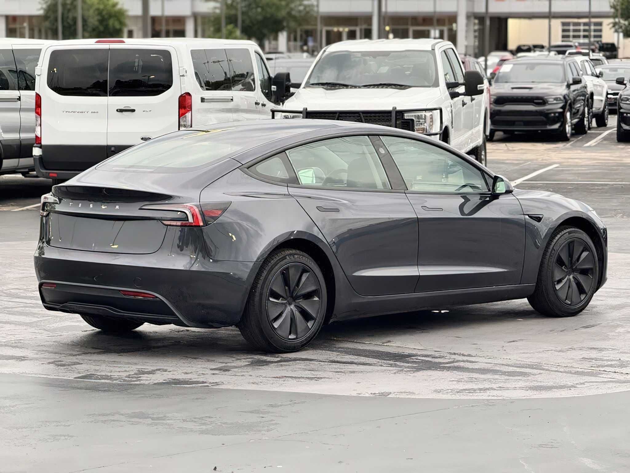 Tesla Model 3 Long Range 2025