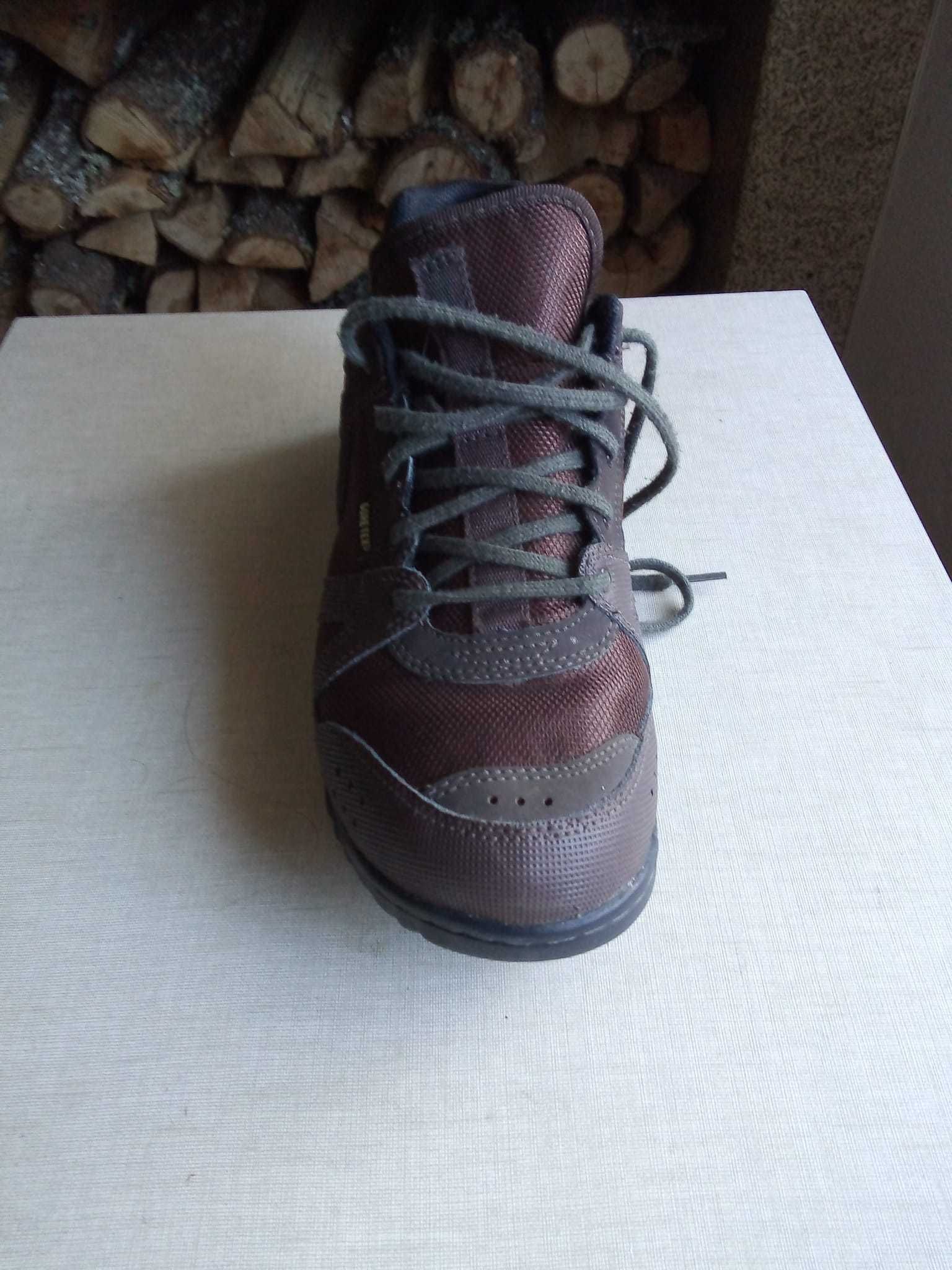 Sapatilhas NIKE com GOROTEX (Novas)
