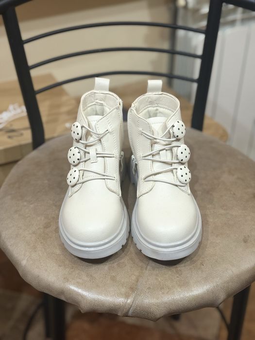 Продам ботинки для девочки