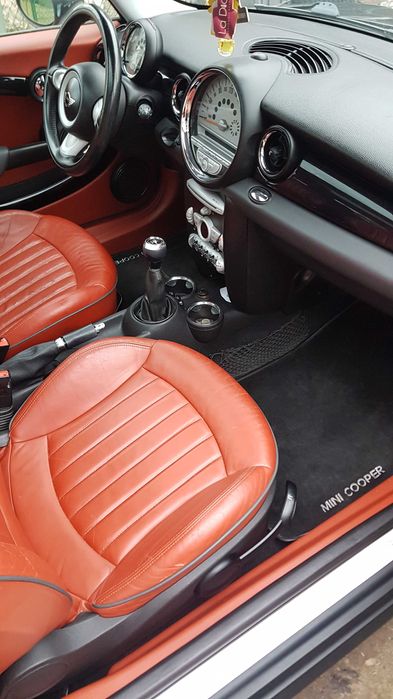 Śliczny Mini Cooper 1.6D.2007 rok.