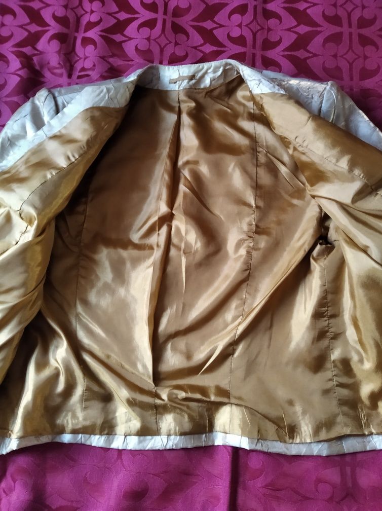 Костюм женский пиджак и юбка нарядный р.48-50