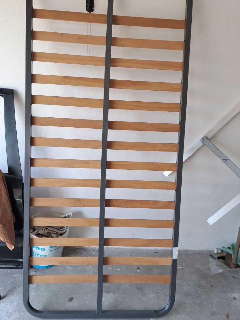 Estrado de cama de solteiro como novo