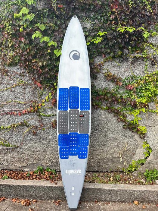 Prancha foil Dwind e light wing 8.4 full carbon LipWave