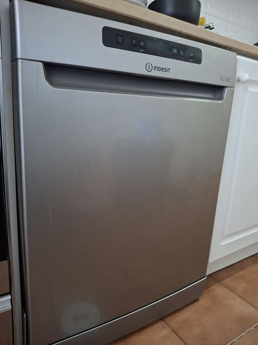 Máquina de Lavar Louça