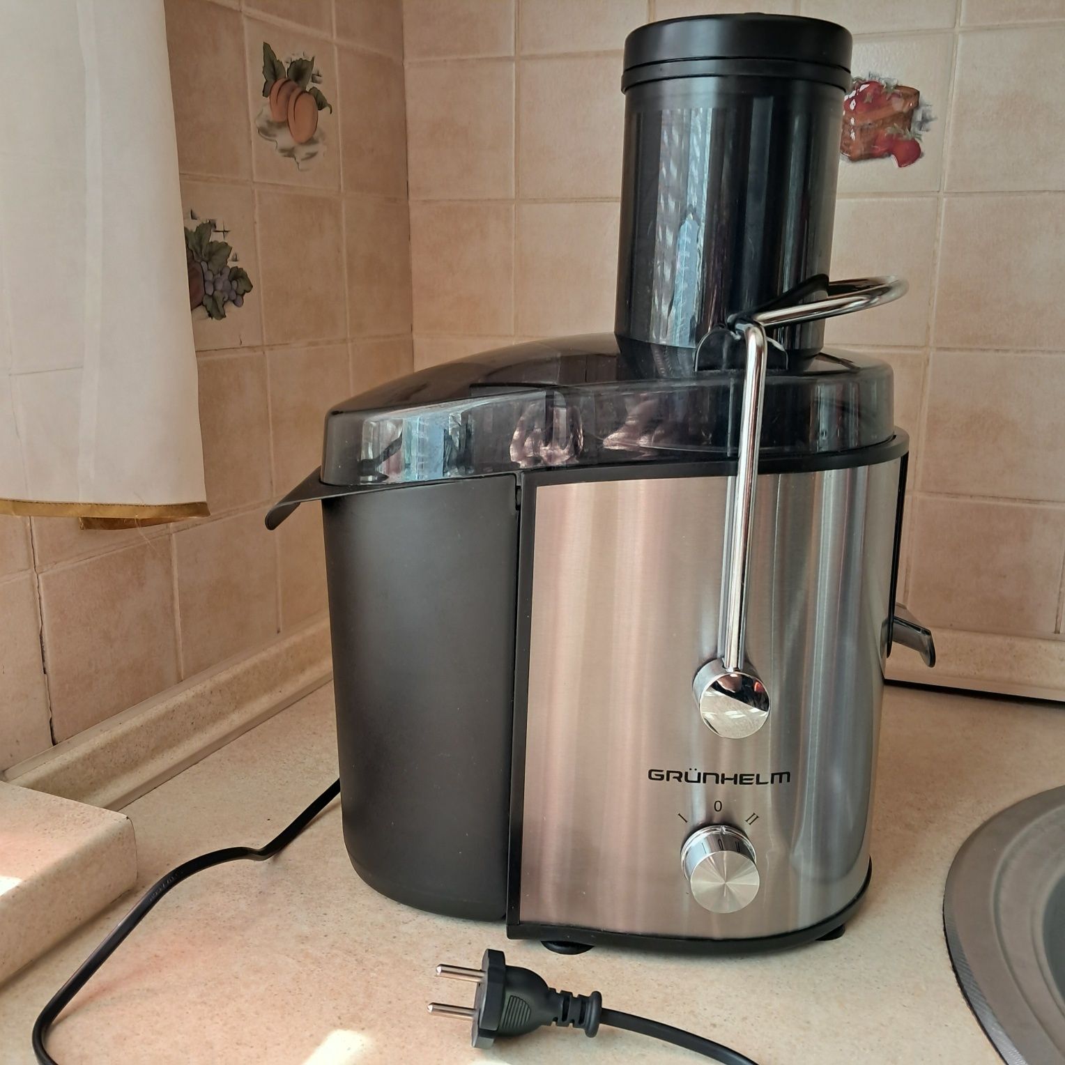 Соковижималка GJR1016 - 1000 Вт GRUNHELM, б/у