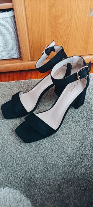 Sandałki rozm. 40 damskie DeeZee