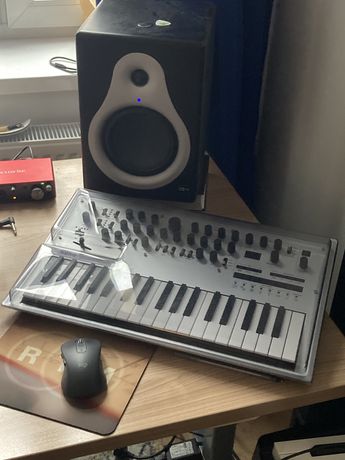 Korg Minilogue OG syntezator synth keyboard