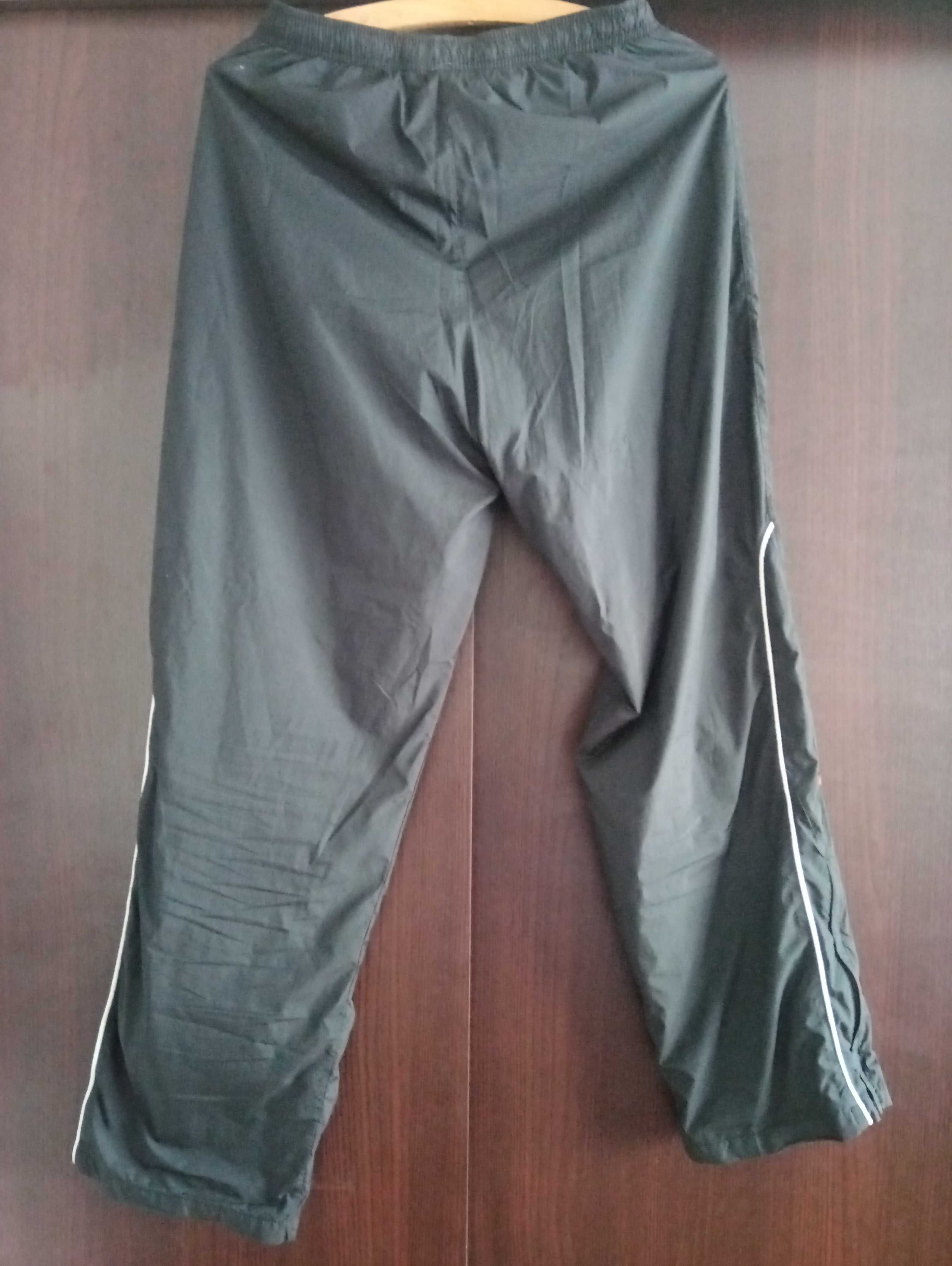 Czarne spodnie dresowe Asics