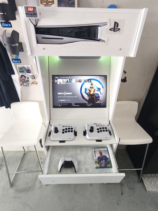 Arcade feita  com  PS5