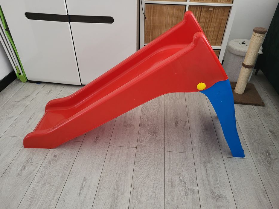 Zjeżdżalnia dla dziecka