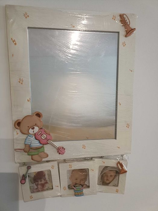 Espelho com molduras para quarto criança