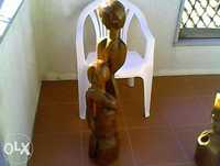 Escultura Mãe e Filho