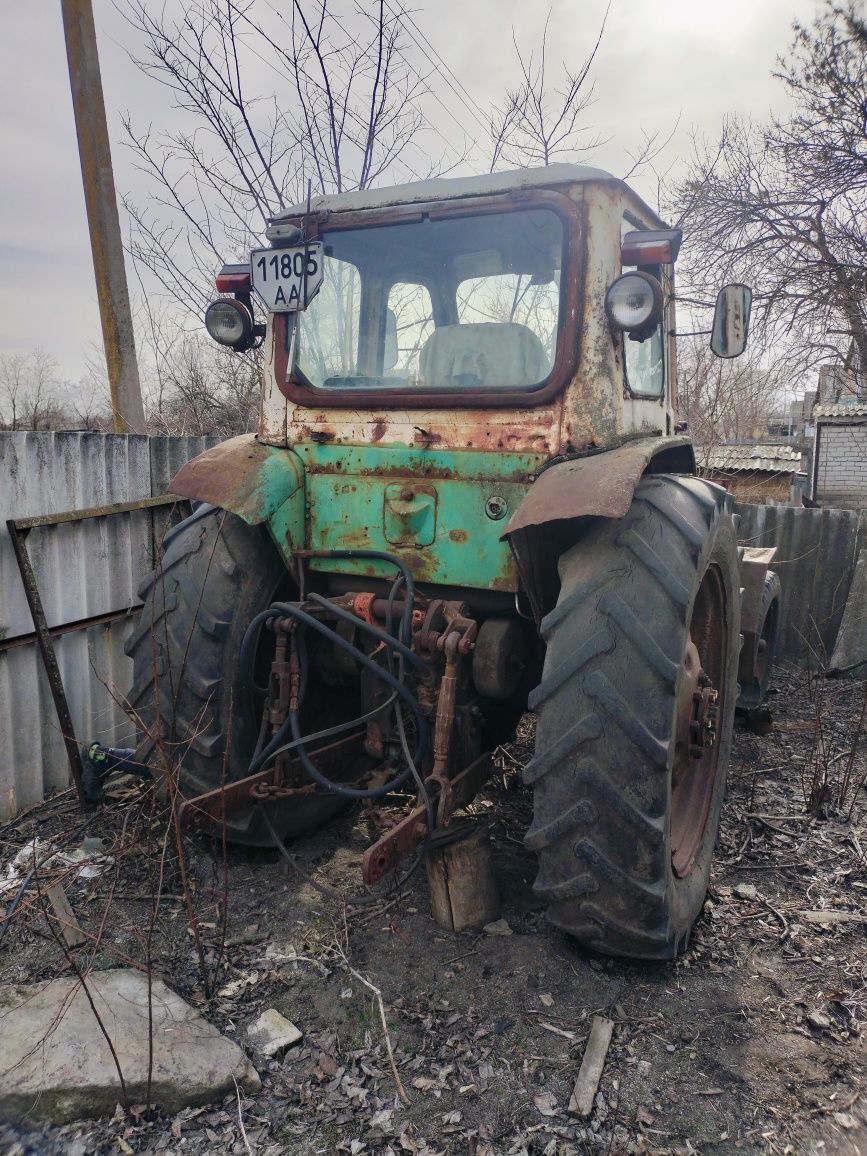Продам ТРАКТОР  ЮМЗ  6