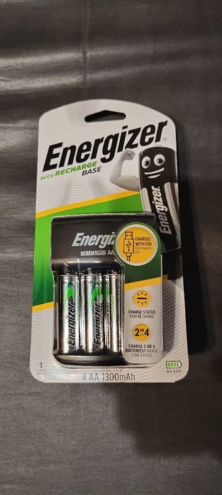 Ładowarka ENERGIZER Base Baterii AAA R3 AA R6 4x Akumulatorki AA 1300