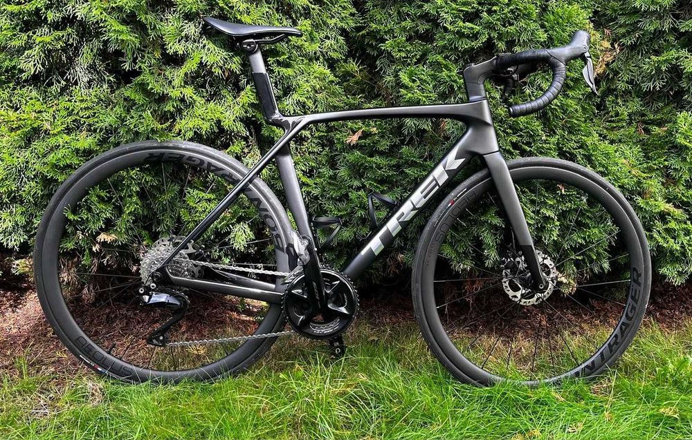 Rower szosowy TREK Madone SL6 gen.8 (Manteki elektroniczne Di2)2025 r.