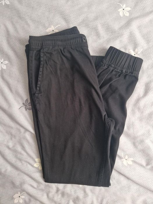 Spodnie joggery Reserved rozmiar 170