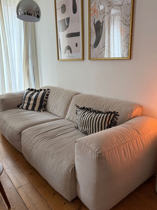 Sofá begeje super confortável – 3 anos, casa sem fumo