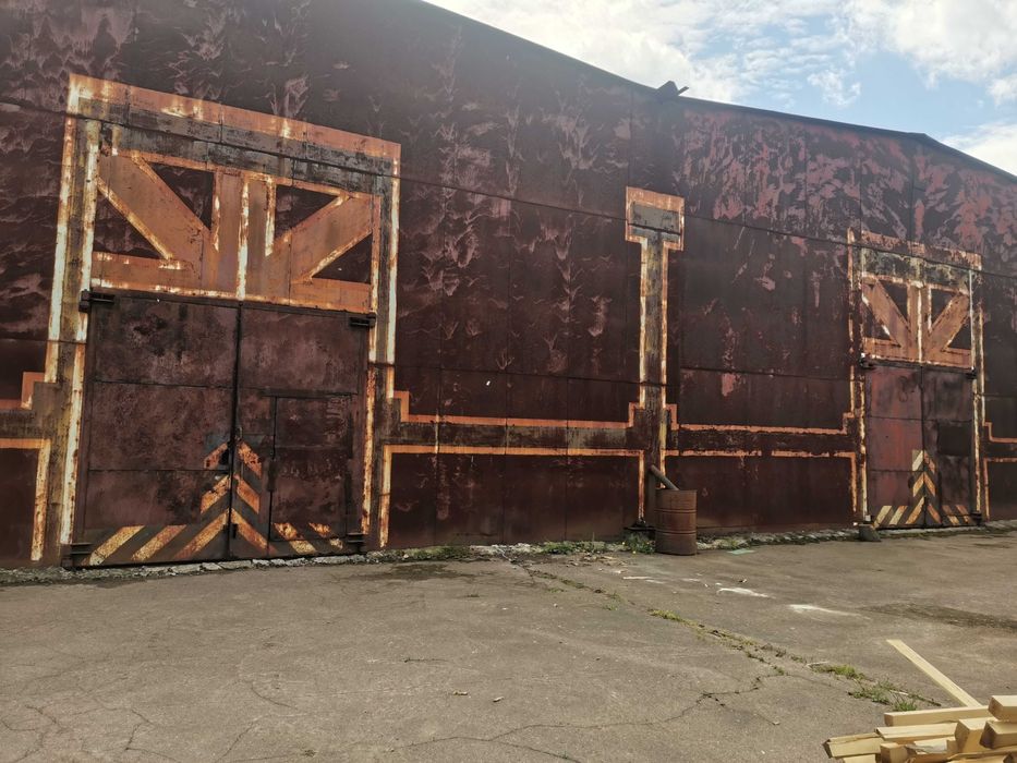 Металевий  ангар (частково або повністю)