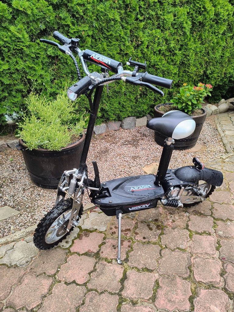 Skuter elektryczny . Hulajnoga