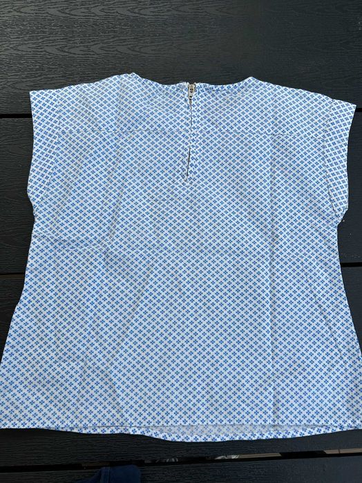 blusa Benetton oferta 2 t-shirts