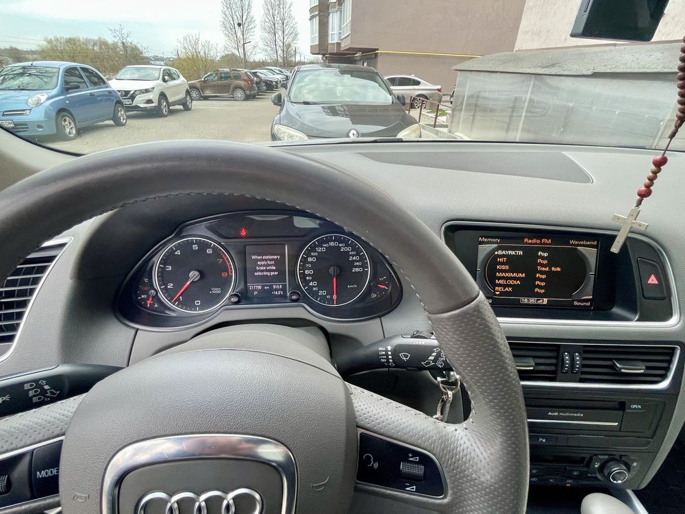 Продємо сімейну Audi Q5 2010 року