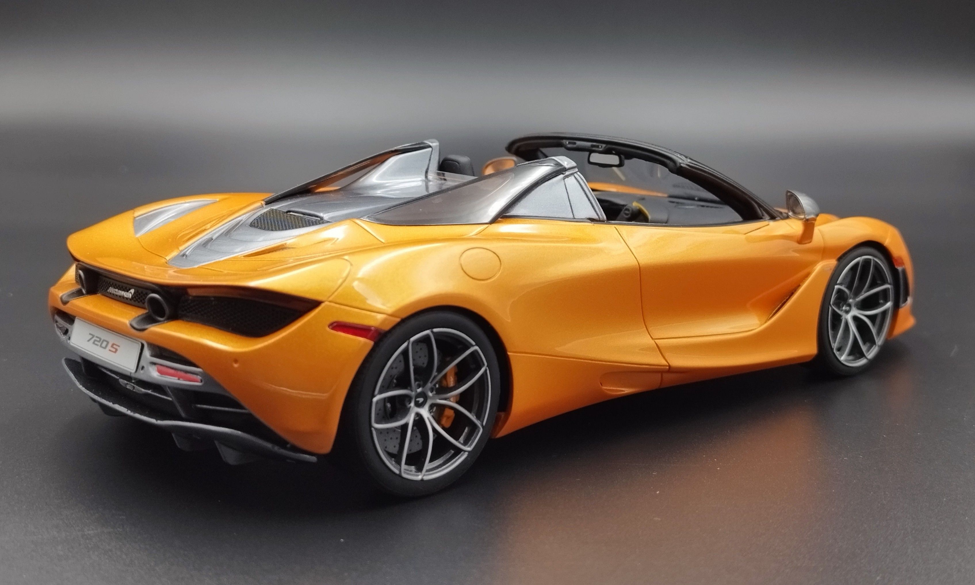 1:18 GT Spirit 2018 McLaren 720S Spider Papaya Spark Orange nr 009/999