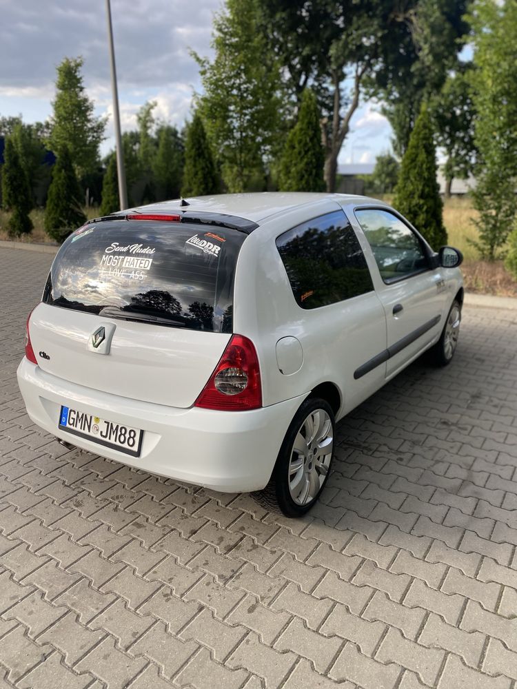 Swiezo sprowadzone Clio Campus