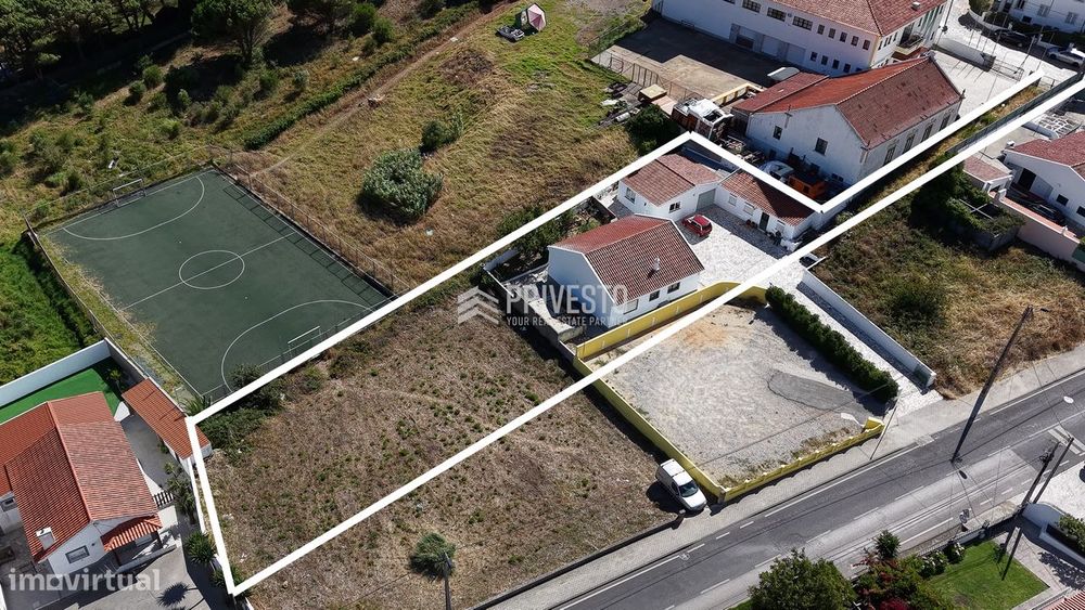 Lote de Terreno com 1000m2 e duas moradias térreas sem licenciamento -