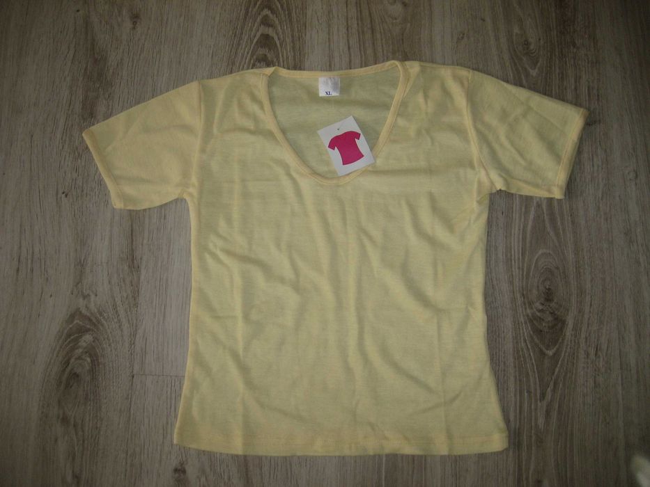 ładna bluzeczka z lycrą w serek 152/158