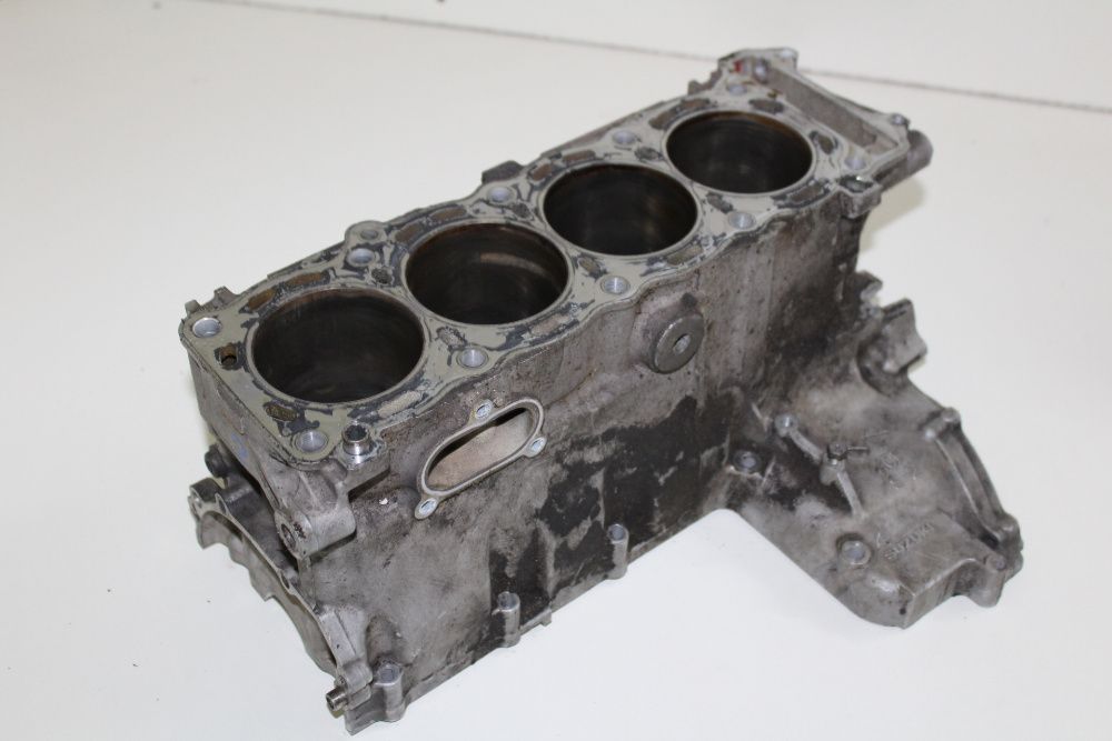 SUZUKI GSXR 1000 K1 K2 karter cylinder cylindry 3