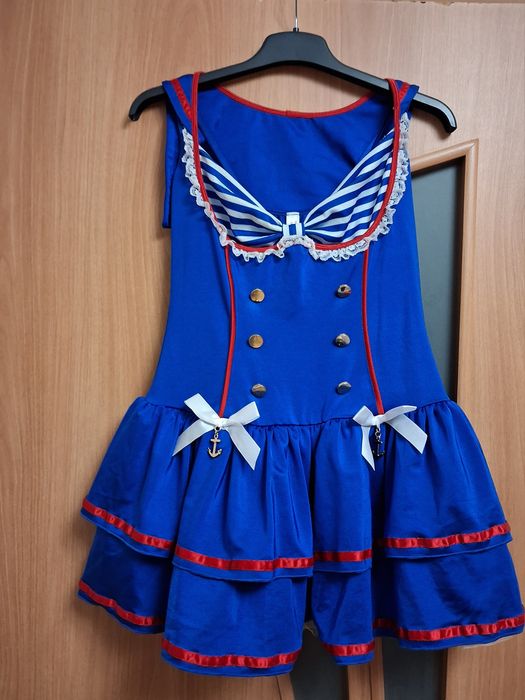 Яскраві карнавальні костюми, розмір 10-14