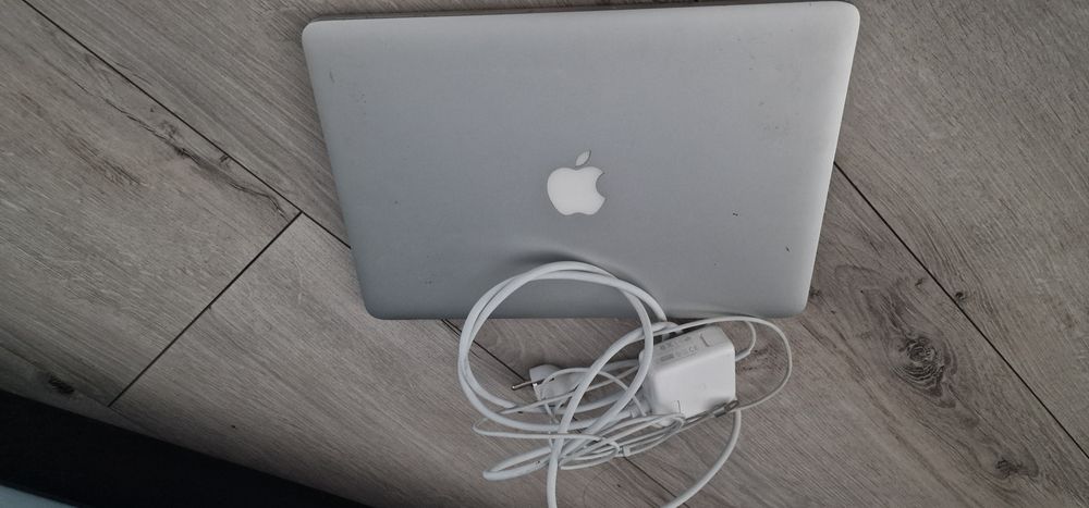Apple Macbook Pro A1502 i5 8ram 120gb do naprawy lub na części