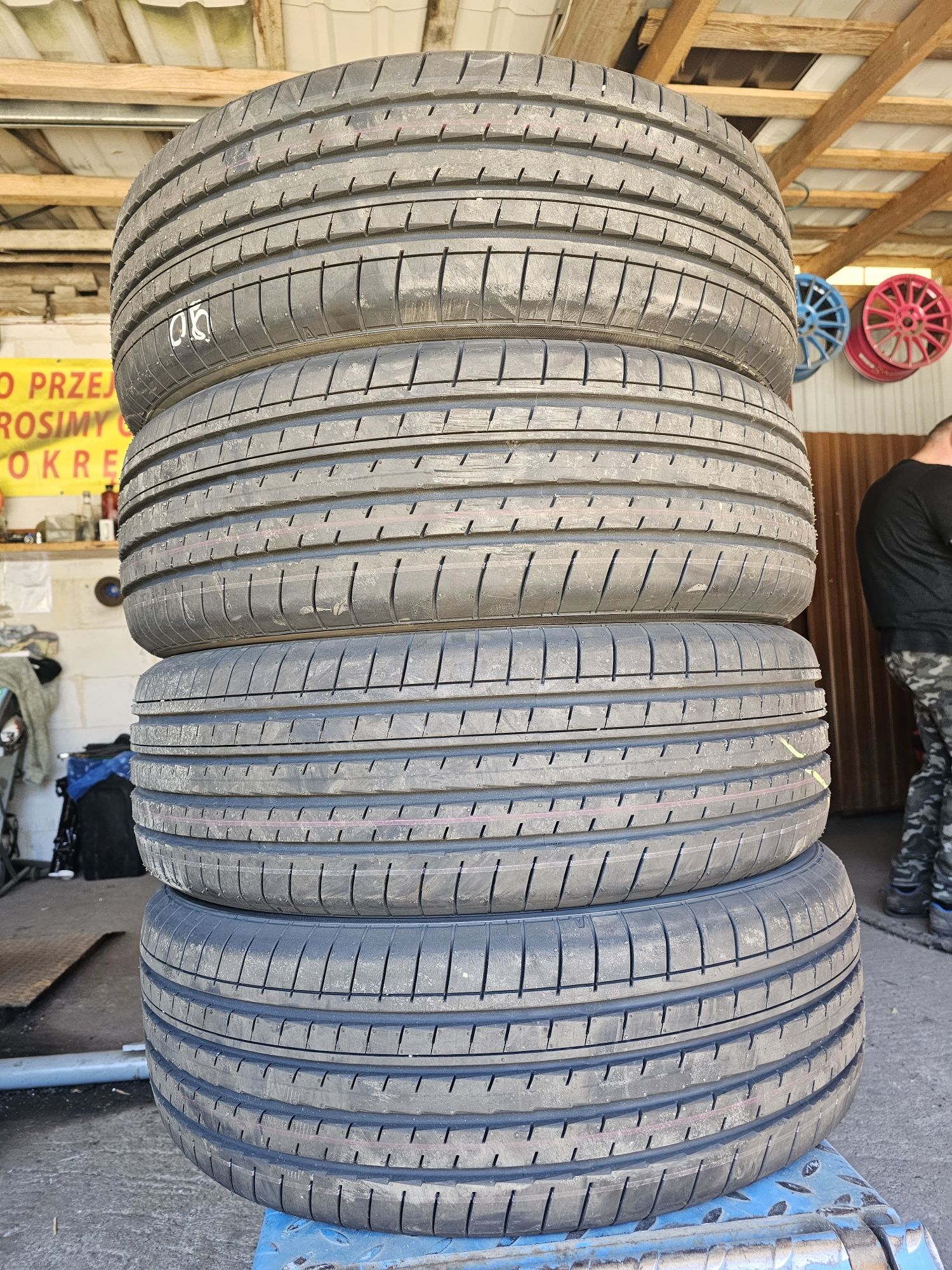 Opony Letnie Nowe-Demo R18 235/60-Yokohama-24rok