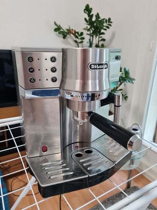 Кавомашина "Delonghi" рожкова