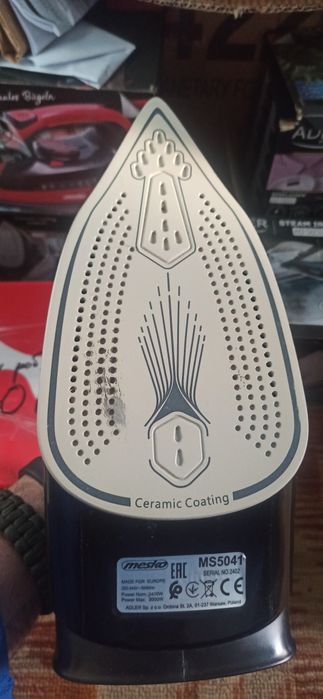 Продам Праску З Європи , Дефект Нагріваючої Поверхні (ПОДРЯПИНА)