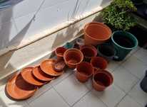 Conjunto de vasos com tampas para plantas
Diâmetro entre 15-40 cm.
Peq