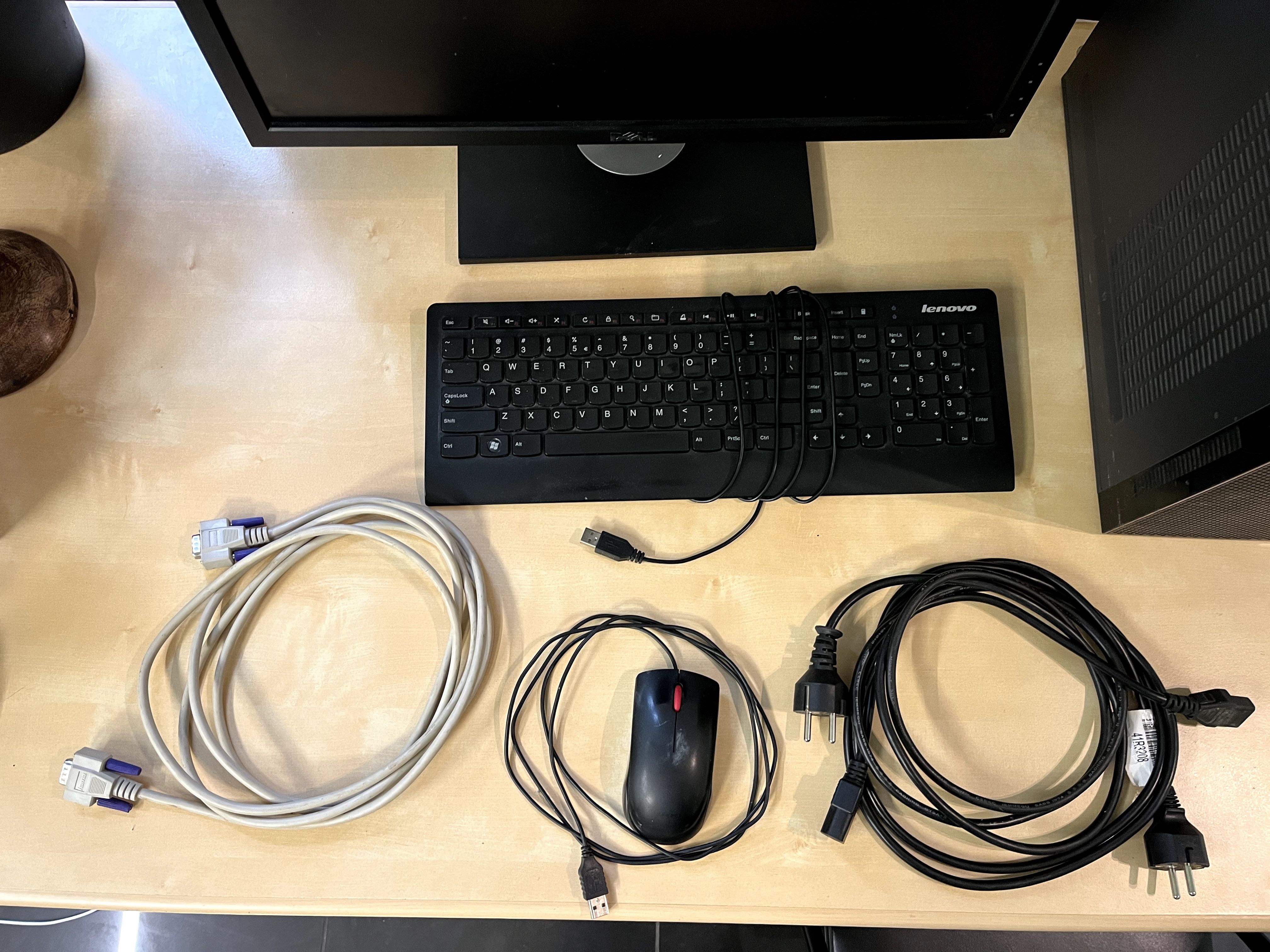 Komputer stacjonarny Lenovo ThinkCentre Edge + Monitor Dell 22"