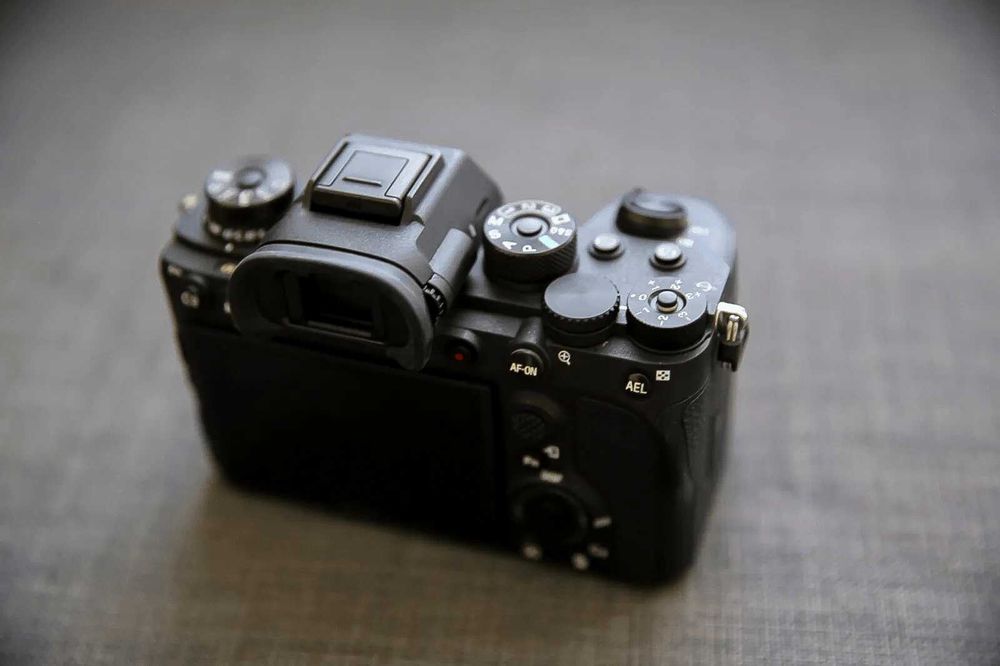 Sony A9 II - ILCE-9M2 - bardzo dobry stan, niewielki przebieg, zestaw