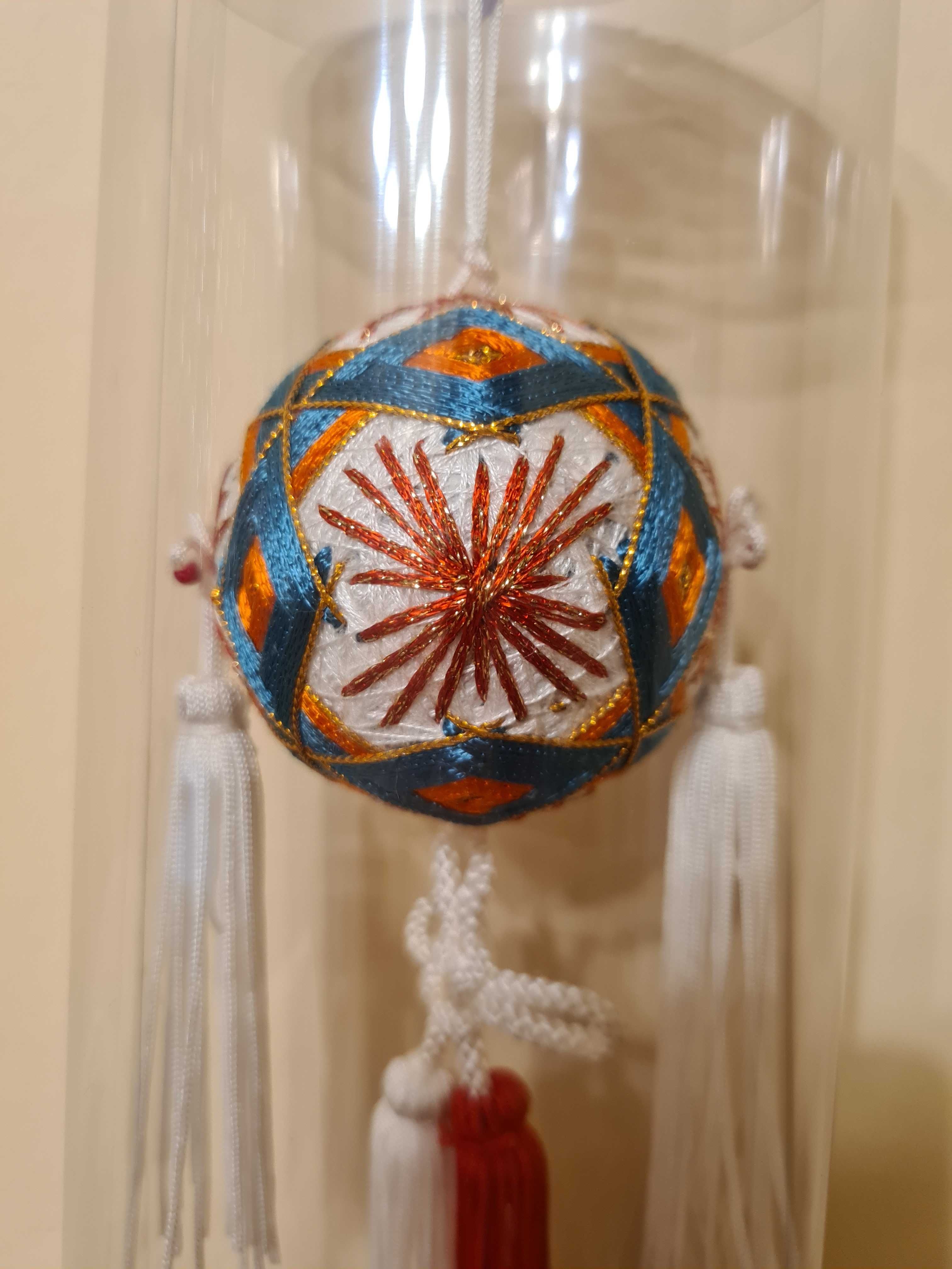 Japońska zawieszka bombka dekoracja z haftem temari